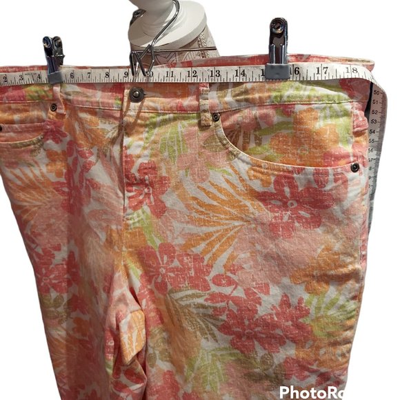 Christopher and Banks Floral Capris Women's Size 16 - Picture 4 of 5